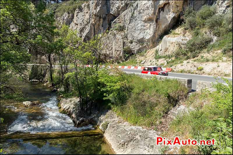 Austin Cooper S, route Bouches du Rhone, Tour-Auto-Optic-2000
