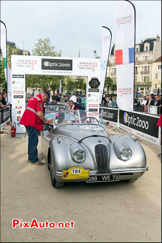 Jaguar XK120 Roadster, Arrivee a Valence, Tour-Auto-Optic-2000