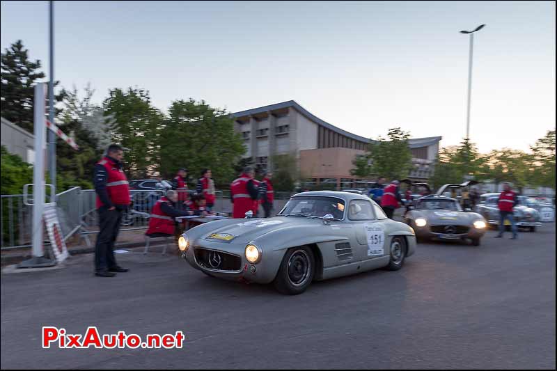 Mercedes-Benz 300SL Gullwing, Depart Dijon, Tour-Auto-Optic-2000 