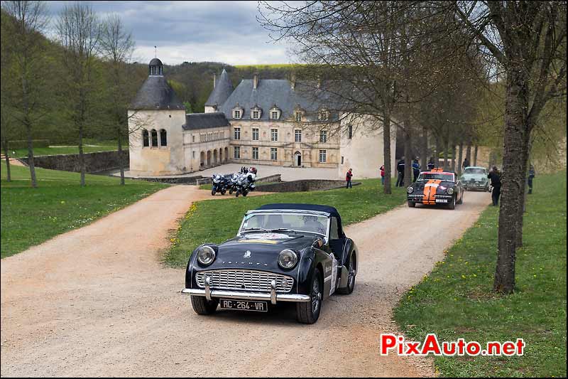 Triumph TR3 n°52, Chateau De Bussy, Tour-Auto-Optic-2000