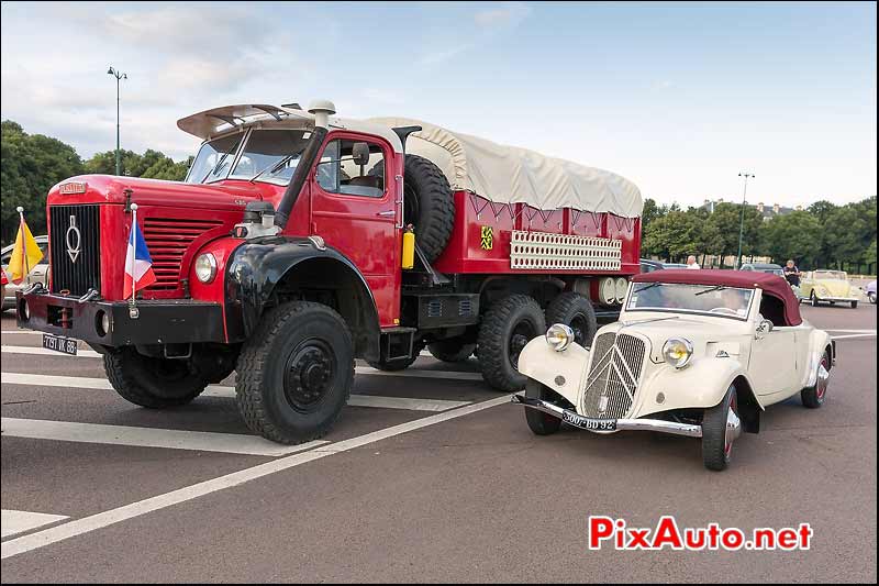 Berliet CBC et Traction Cabriolet, Traversee de Paris estivale