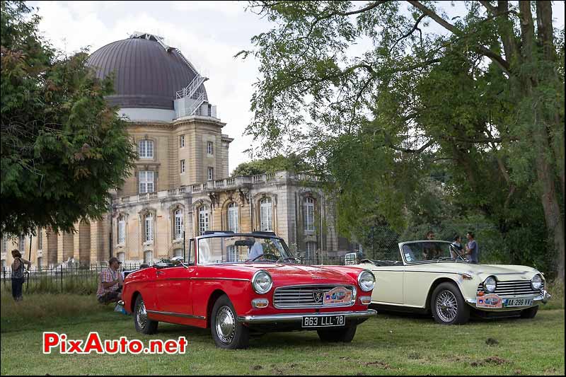 Cabriolet Peugeot 404 et Triumph Tr4, Traversee de Paris estivale