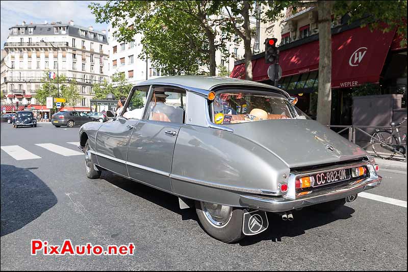 Citroen DS, Traversee de Paris estivale