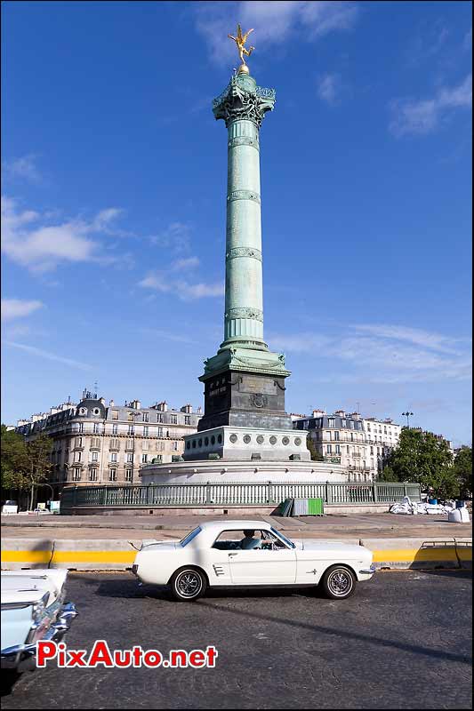 Ford Mustang Place De La Bastille, Traversee de Paris estivale
