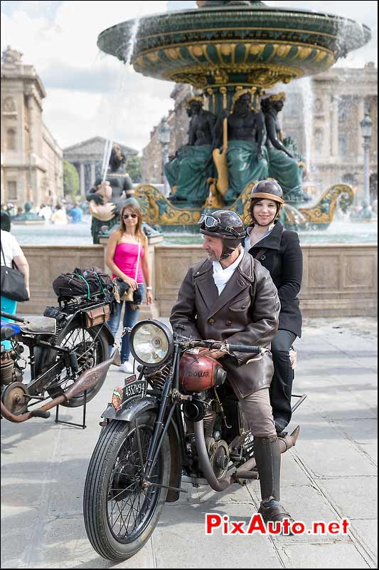 Moto Dollar Place de La Concorde, Traversee de Paris estivale