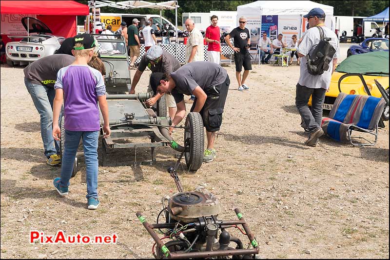 Festival Lotus a Montlhery, Demontage Citroen 2cv