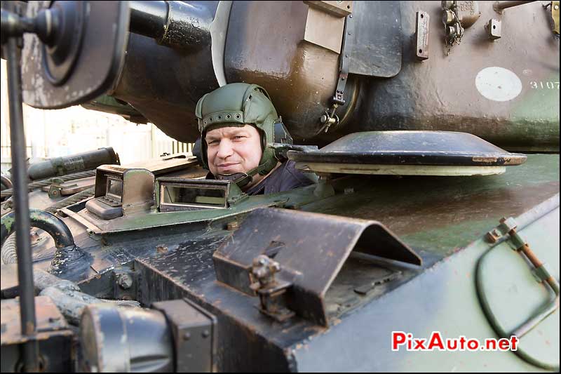 Salon Retromobile 2015, Conducteur de Char AMX30