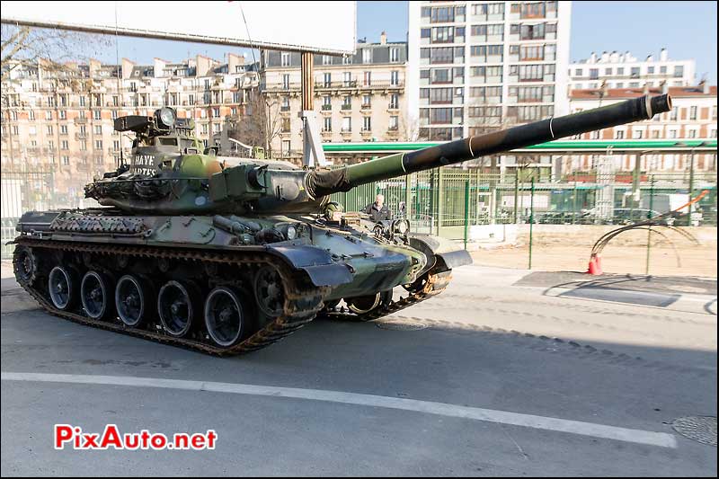 Salon Retromobile, Demonstration Char AMX 30