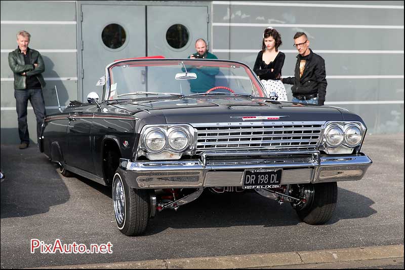 Parking Salon Automedon, Lowrider Chevrolet Impala