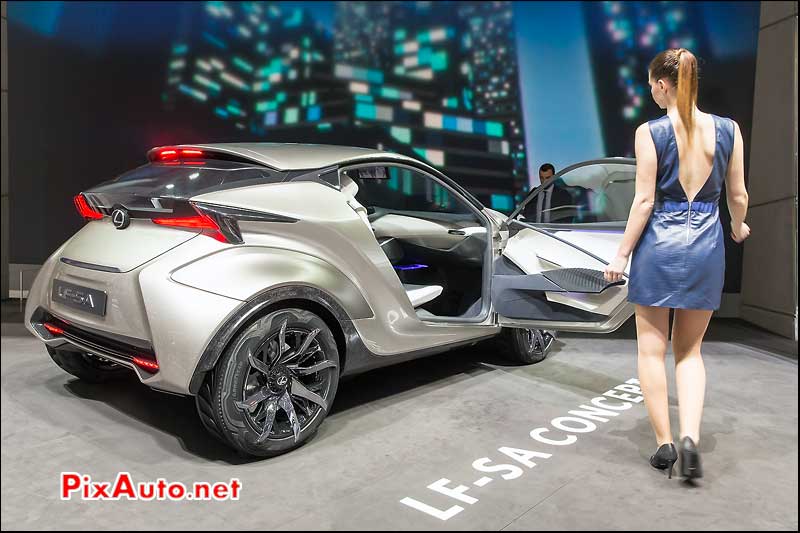 Salon-de-Geneve, hotesse, Lexus LF-SA Concept-car