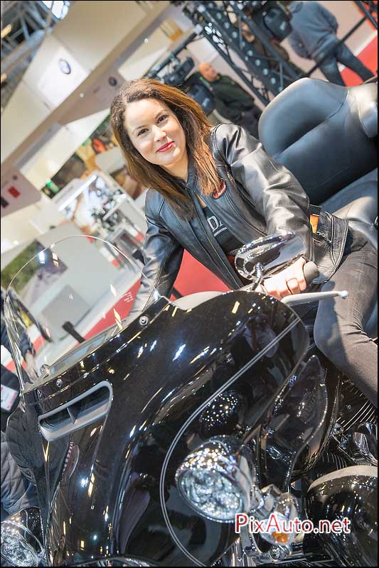 Salon-de-la-Moto, Hotesse Harley-Davidson Tri Glide Ultra