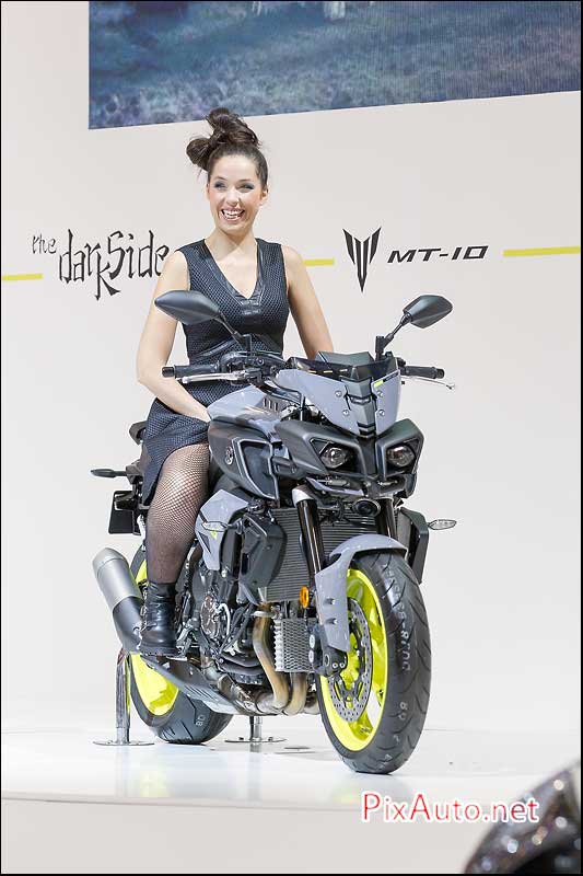 Salon-de-la-Moto, Hotesse Yamaha MT-10