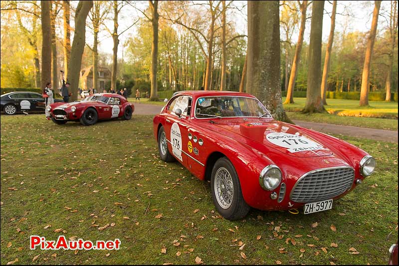 Tour Auto, Ferrari 225-S et AC-Cobra, Chateau Courances