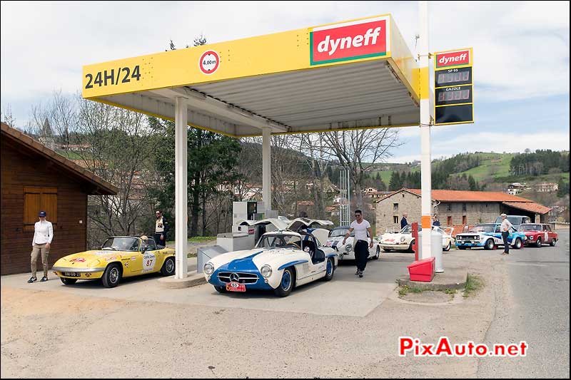 Tour Auto, Mercedes 300SL et Lotus, Ravitaillement essence