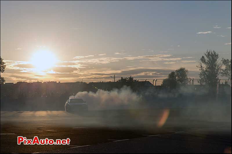 Tours-Motor-Show-2015, Beaucoup de fumee et de spectacle