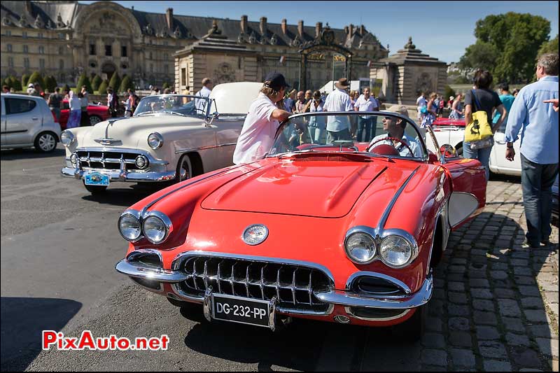 Traversee de Paris Estivale, Chevrolet Corvette cabriolet Place des Invalides