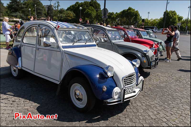 Traversee de Paris Estivale, Citroen 2cv Place du Trocadero