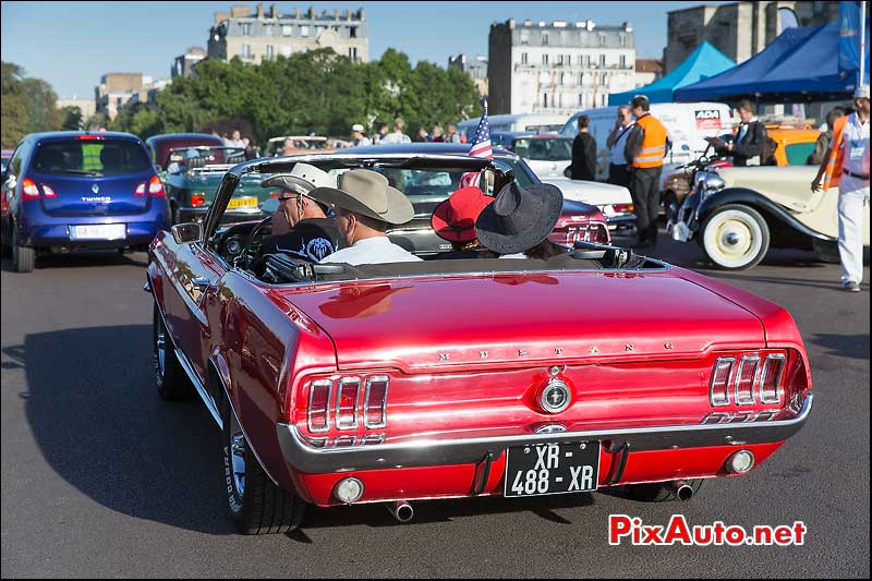 Traversee de Paris Estivale, Ford Mustang Cabriolet Vincennes