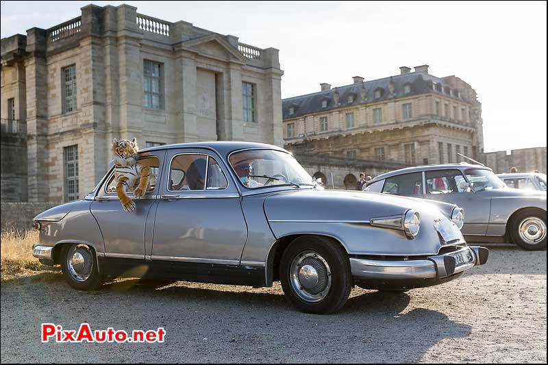 Traversee de Paris Estivale, Panhard PL17 Chateau de Vincennes