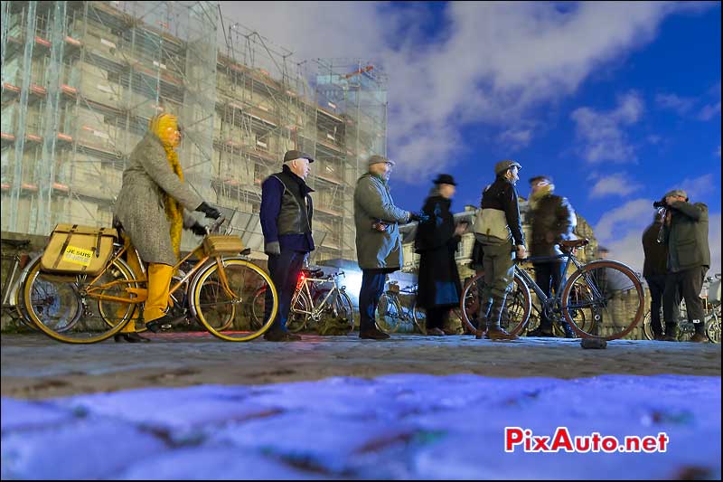 Traversee de Paris, Cyclistes chateau de Vincennes