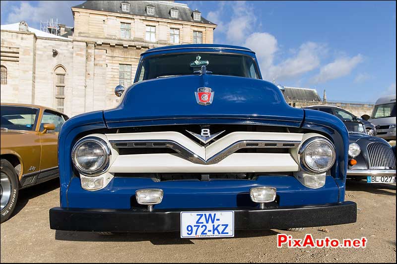 Traversee de Paris, Ford Pickup F100 de 1955