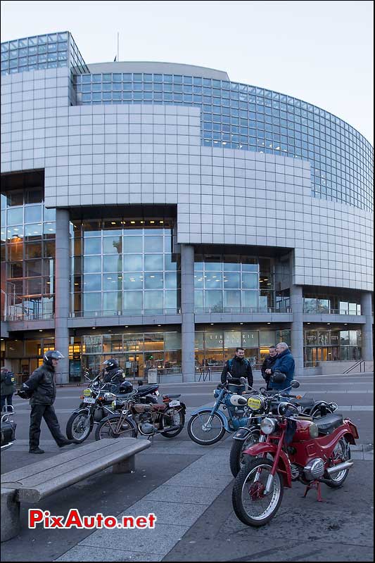 15e Traversee de Paris, Motos a Opera Bastille