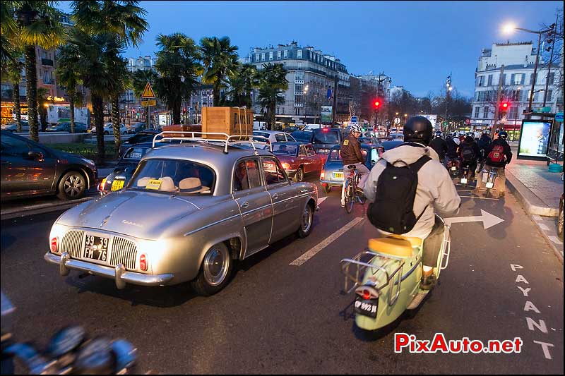 Traversee de Paris 2015, Renault Dauphine Export