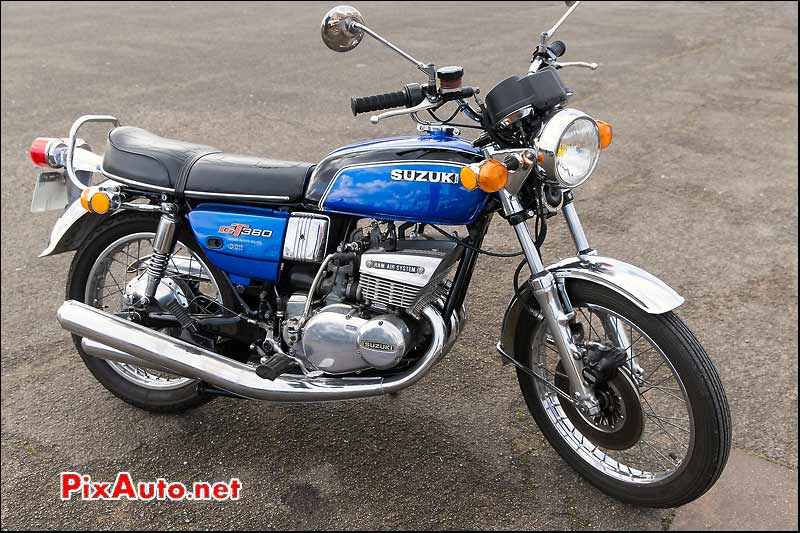 Traversee de Paris, Suzuki GT380