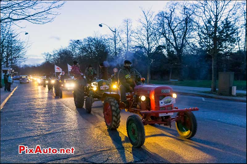 Traversee de Paris, Tracteur Fahr