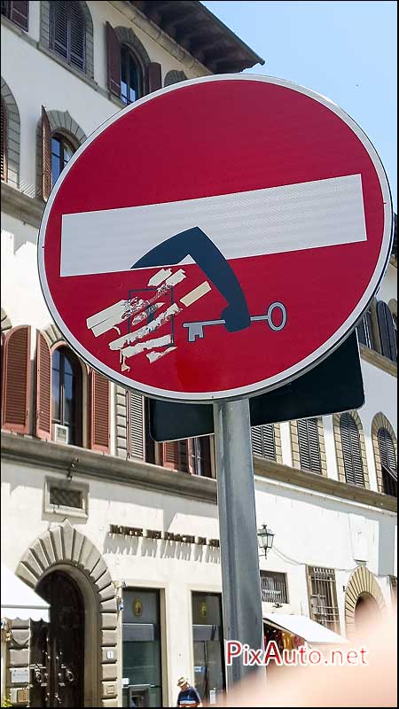Panneaux-code-de-la-route, Clet-Abraham, 20160627_122709
