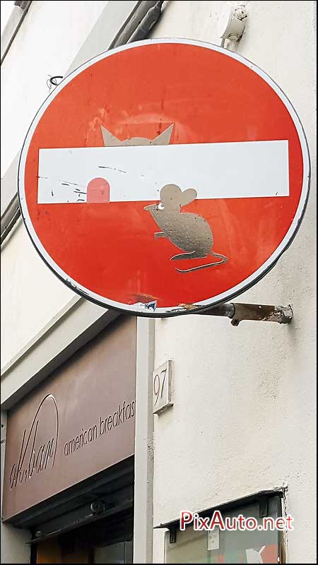 Panneaux-code-de-la-route, Clet-Abraham, 20160628_181346