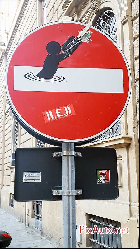 Panneaux-code-de-la-route, Clet-Abraham, 20160628_193823