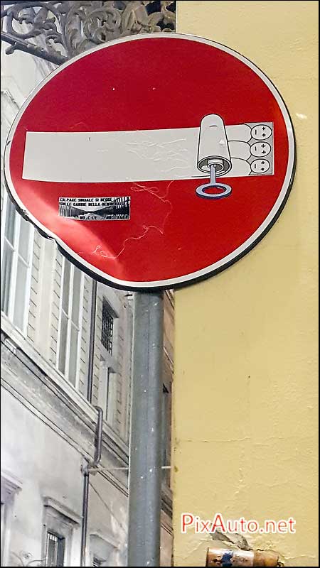 Panneaux-code-de-la-route, Clet-Abraham, 20160628_230326