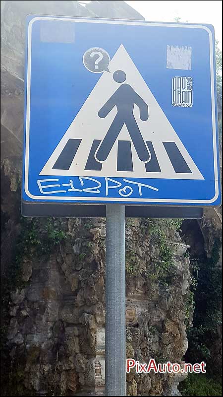 Panneaux-code-de-la-route, Clet-Abraham, 20160630_144738