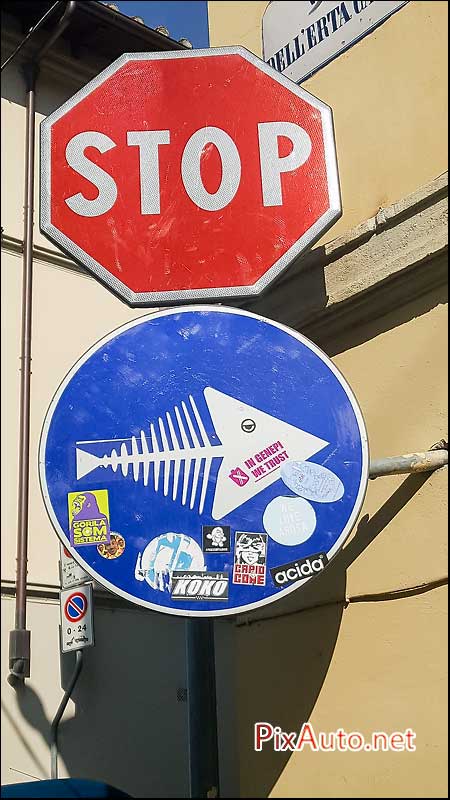 Panneaux-code-de-la-route, Clet-Abraham, 20160630_173324
