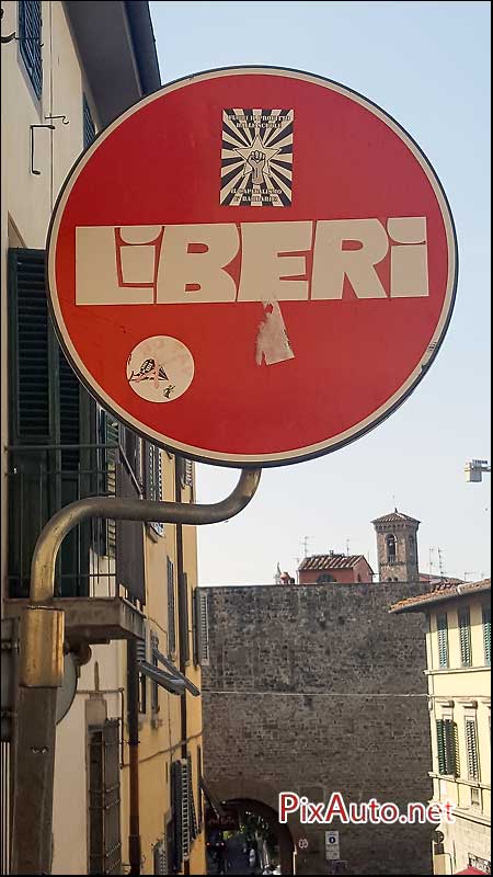Panneaux-code-de-la-route, Clet-Abraham, 20160630_173342