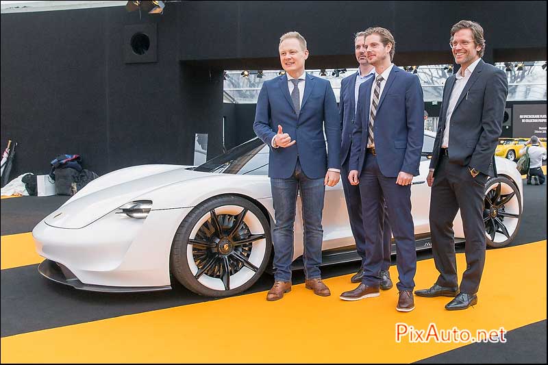 Exposition Concept-Cars, Designers Porsche Mission-E