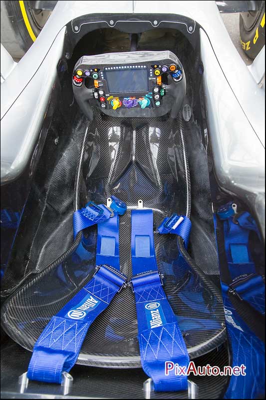 Les-Belles-Etoiles, Cockpit Mercedes AMG F1