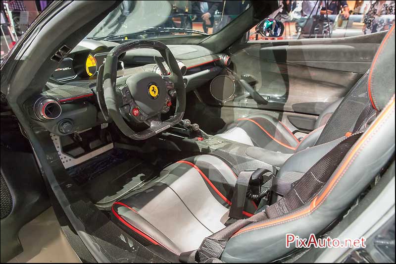 MondialdelAutomobile-Paris, Laferrari Aperta Habitacle