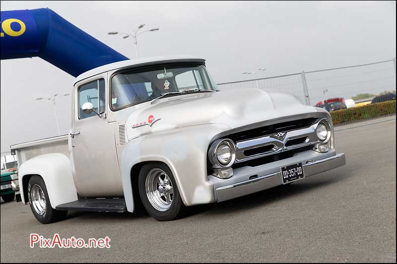 Salon-automedon, Pick Up Ford F 100 V8