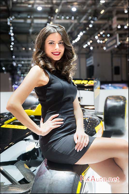 Geneva International Motor Show, Hotesse F1 Pirelli