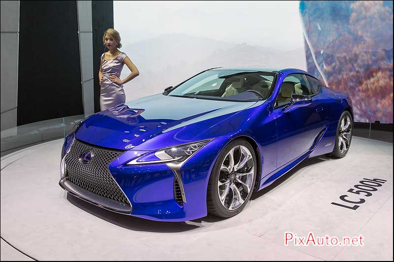 Salon-auto-geneve, Lexus LC500h et hotesse