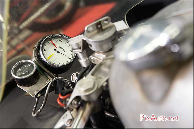 Salon-Moto-Legende, Compte Tours Moto-Guzzi v8