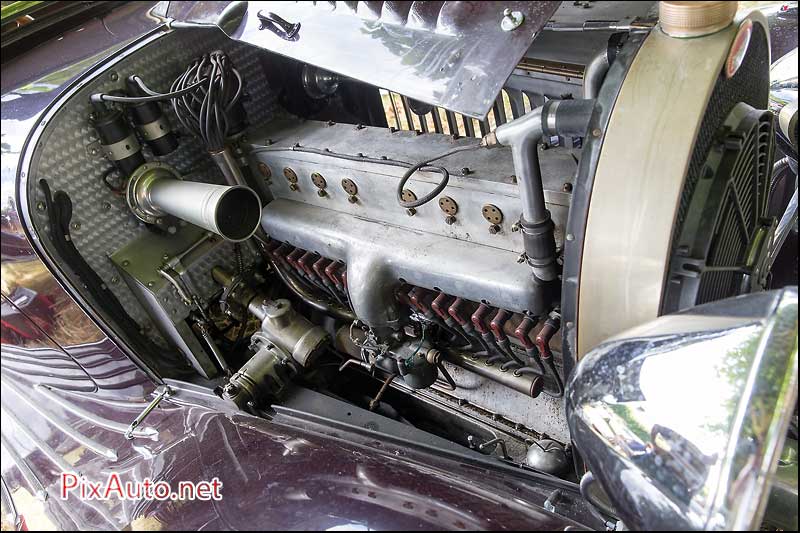 Traversee-de-Paris-Estivale, 8 Cylindres Bugatti T49 Labourdette