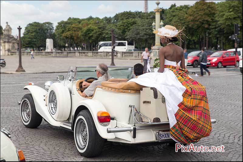 Traversee-de-Paris-Estivale, Excalibur Roadster