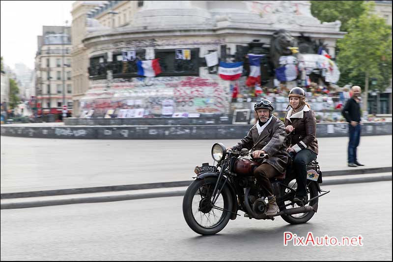 Traversee-de-Paris-Estivale, Moto Dollar Place De La Republique