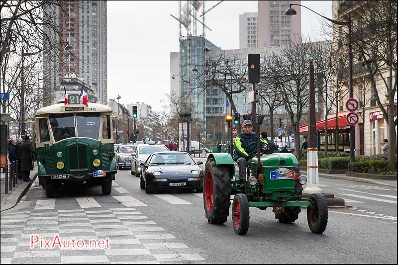 Traversee-de-Paris, Bus et Tracteur Avenue des Gobelins