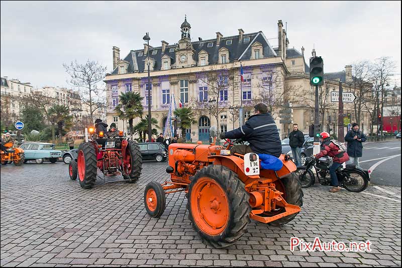 Traversee-de-Paris 2016, Tracteurs Place Italie