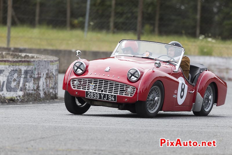 Autodrome-Heritag-Festival, Triumph TR3 aux deux-ponts