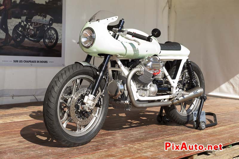 Cafe-Racer-Festival, prepe Moto-Guzzi sur les Chapeau de Roues